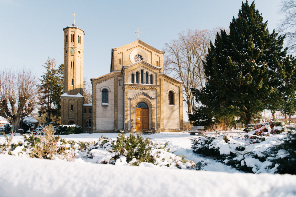 Kirche Caputh im Winter, Foto: Tourismusverband Havelland, Lizenz: Tourismusverband Havelland Kirche Caputh im Winter, Foto: Tourismusverband Havelland, Lizenz: Tourismusverband Havelland